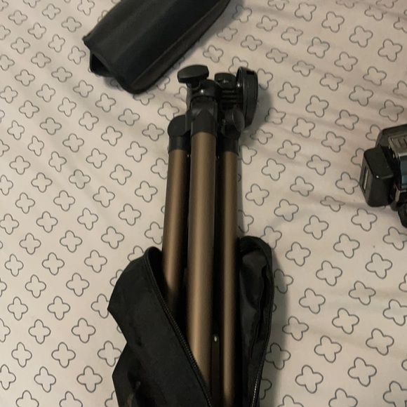 I’m selling this camcorder I used it for YouTube. - Picture 2 of 6